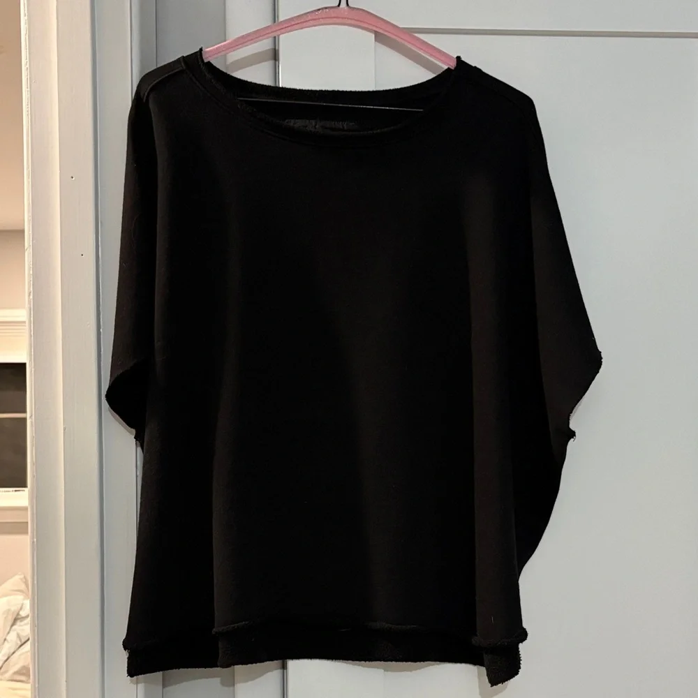Frank & Eileen caplet Black Boxy Crewneck Short-Sleeve Sweatshirt - Picture 1 of 8